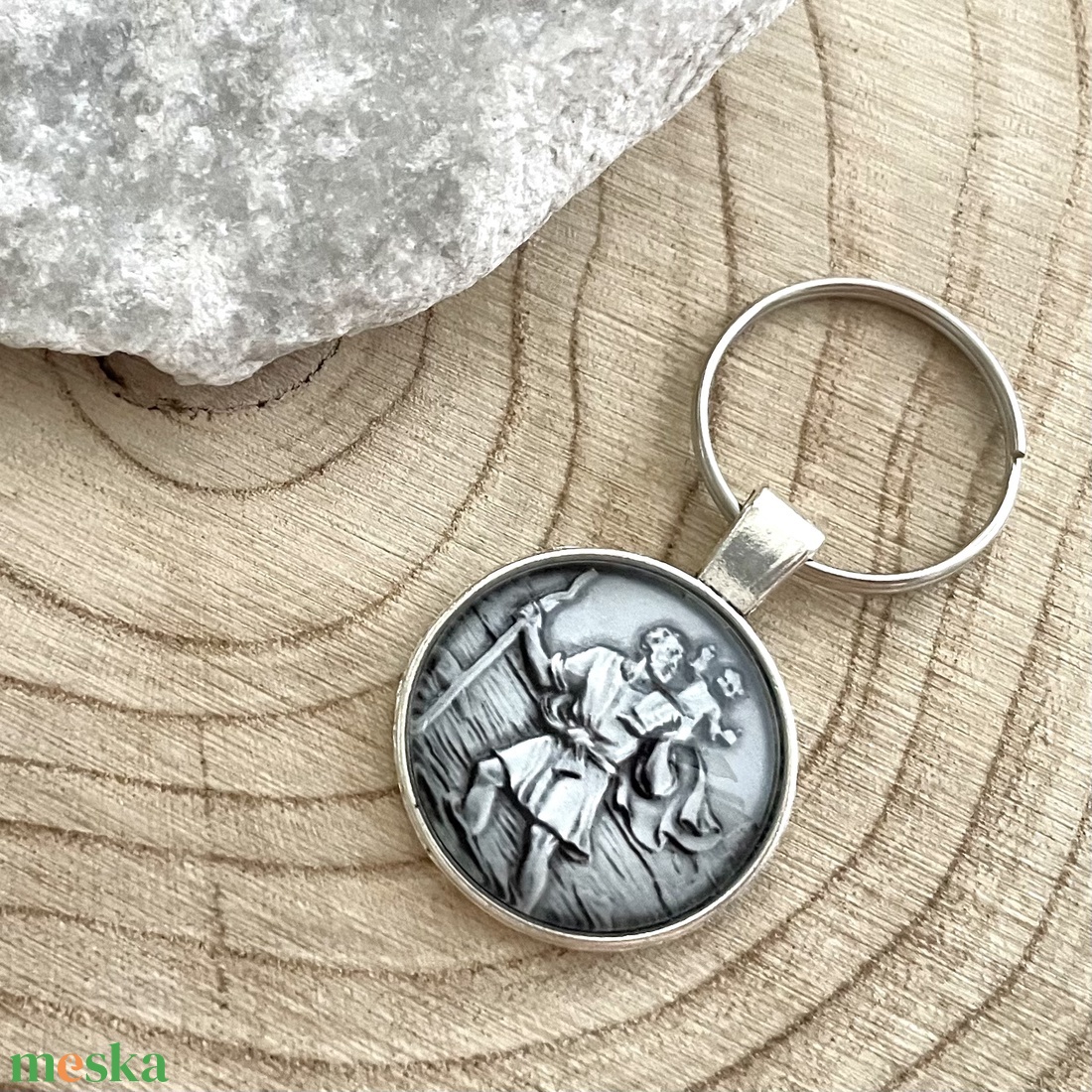 Üveglencsés fém kulcstartó amulett - Szent Kristóf az utazók védőszentje - táska & tok - kulcstartó & táskadísz - kulcstartó - Meska.hu Üveglencsés fém kulcstartó amulett - Szent Kristóf az utazók védőszentje - táska & tok - kulcstartó & táskadísz - kulcstartó - Meska.hu