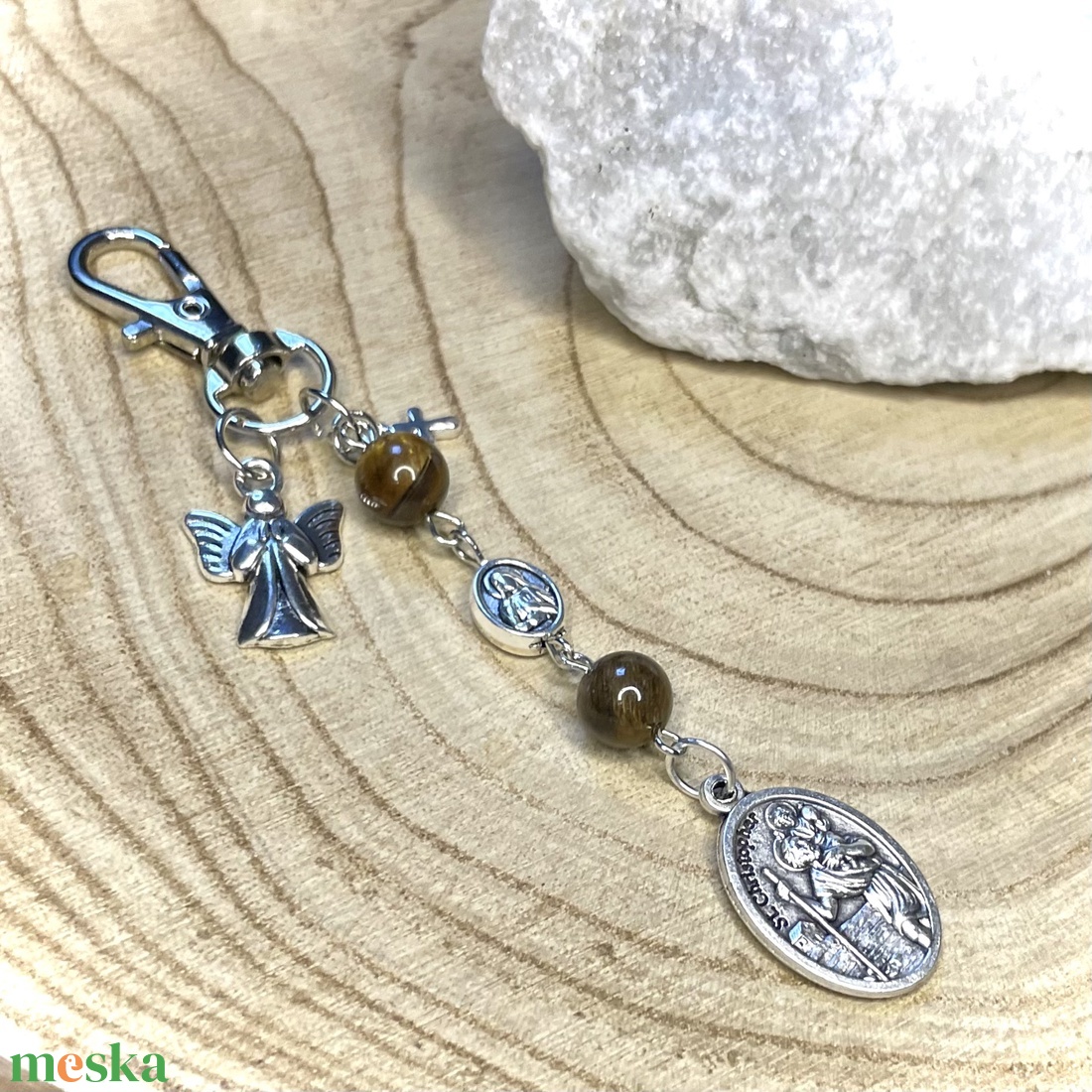 Szent Kristóf védelmező amulett kulcstartó táskadísz tigrisszem ásványgyöngyökből - táska & tok - kulcstartó & táskadísz - kulcstartó - Meska.hu