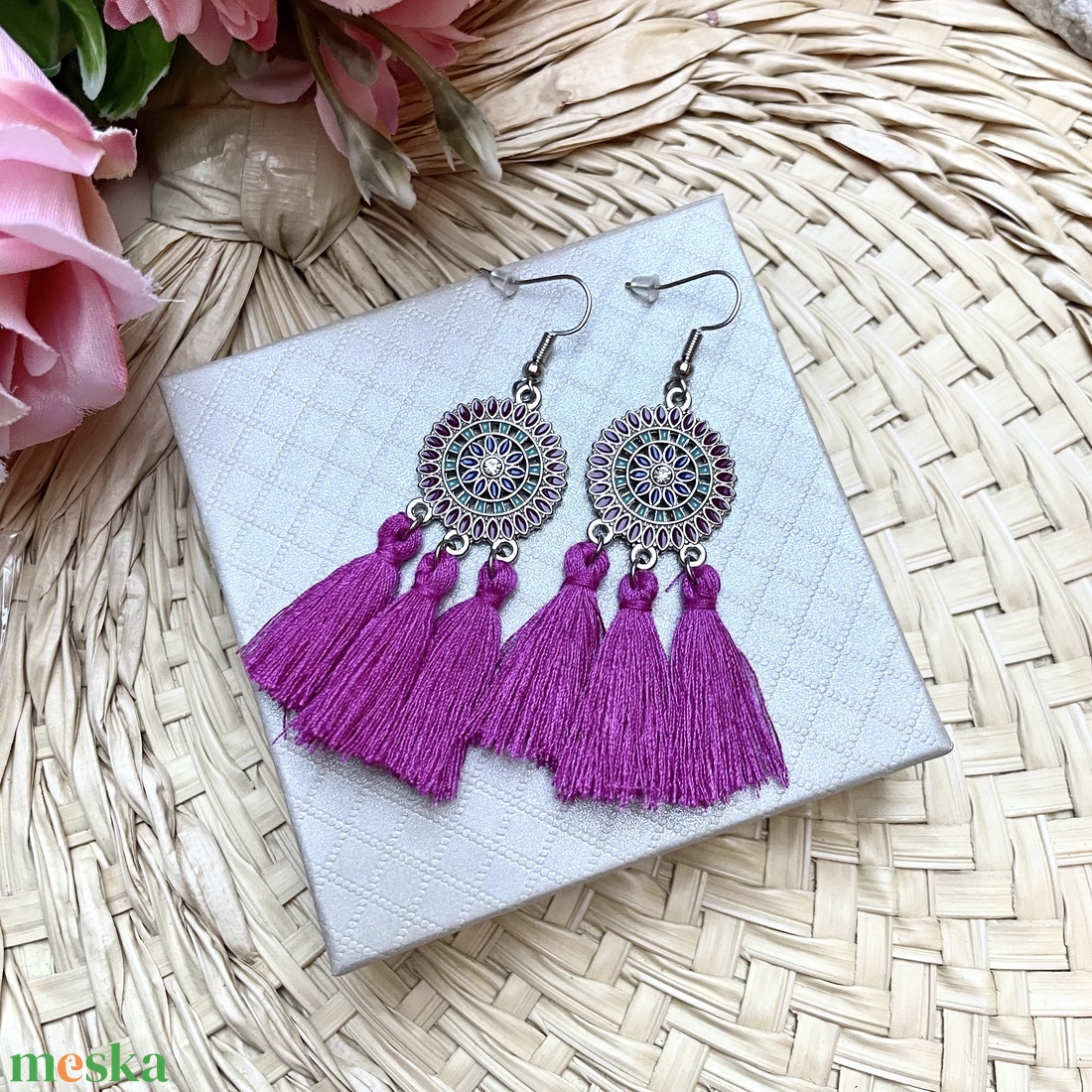 Magenta bojtos fülbevaló - ékszer - fülbevaló - rojtos fülbevaló - Meska.hu Magenta bojtos fülbevaló - ékszer - fülbevaló - rojtos fülbevaló - Meska.hu