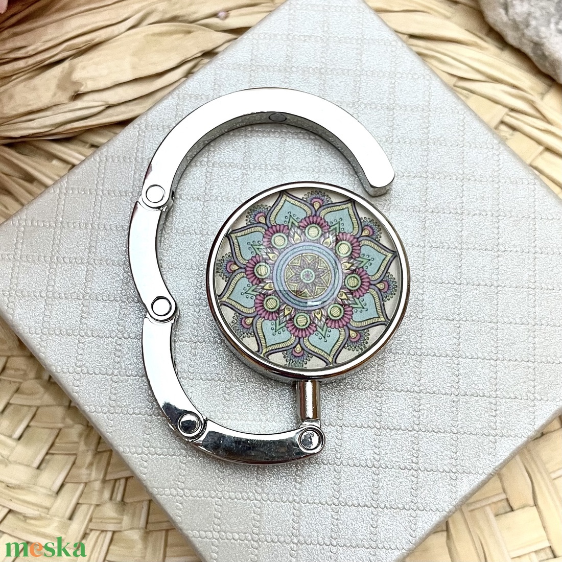 Mandala mintázatú Üveglencsés Táska Akasztó Táskaakasztó - táska & tok - kulcstartó & táskadísz - táskaakasztó - Meska.hu Mandala mintázatú Üveglencsés Táska Akasztó Táskaakasztó - táska & tok - kulcstartó & táskadísz - táskaakasztó - Meska.hu