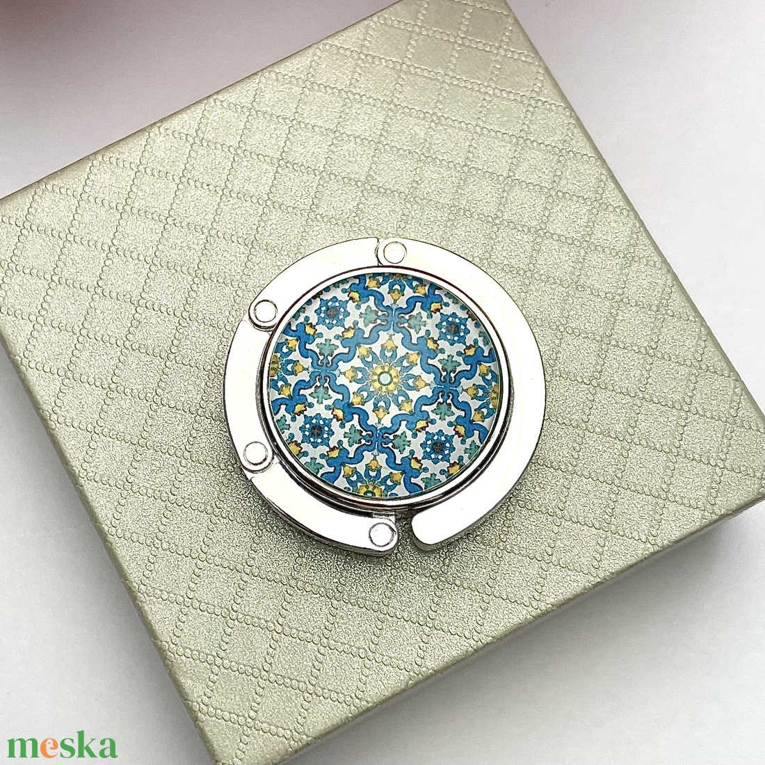 Mandala mintázatú Üveglencsés Táska Akasztó Táskaakasztó - táska & tok - kulcstartó & táskadísz - táskaakasztó - Meska.hu Mandala mintázatú Üveglencsés Táska Akasztó Táskaakasztó - táska & tok - kulcstartó & táskadísz - táskaakasztó - Meska.hu