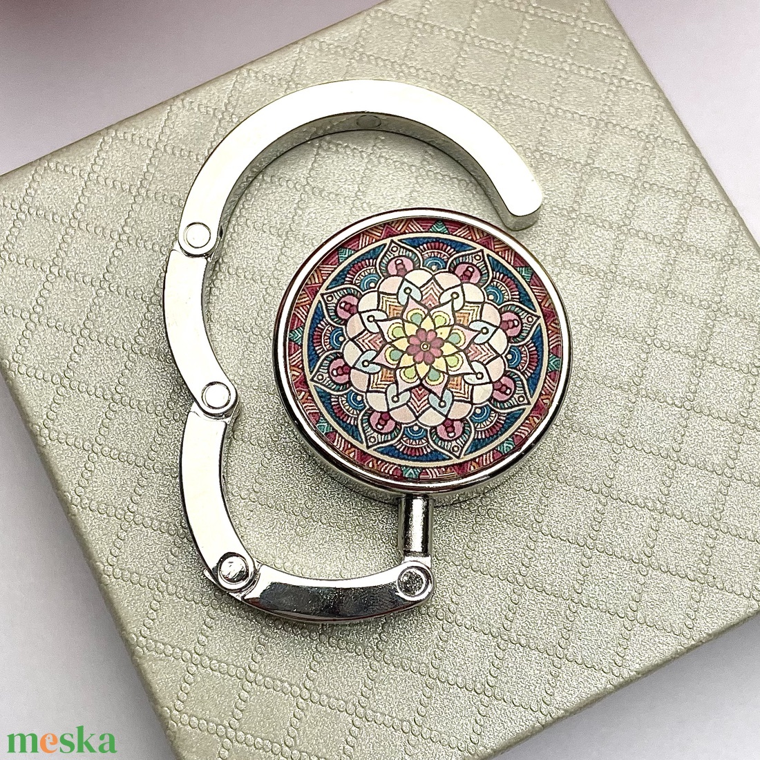 Mandala mintázatú Üveglencsés Táska Akasztó Táskaakasztó - táska & tok - kulcstartó & táskadísz - táskaakasztó - Meska.hu Mandala mintázatú Üveglencsés Táska Akasztó Táskaakasztó - táska & tok - kulcstartó & táskadísz - táskaakasztó - Meska.hu