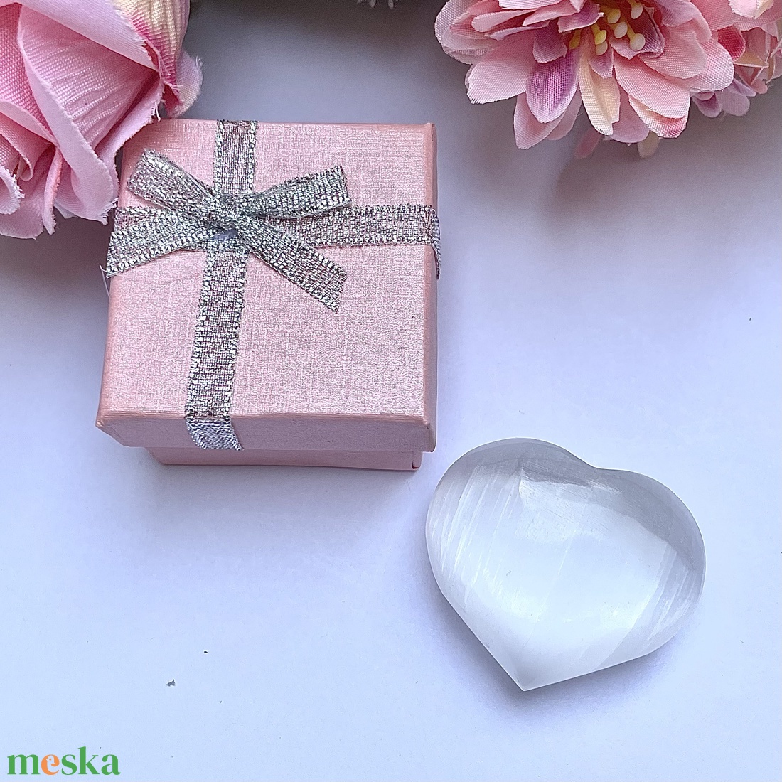 Szelenit Szív organza tasakban ajándékdobozban Valentin Nap - otthon & életmód - dekoráció - spiritualitás - ásványok - Meska.hu Szelenit Szív organza tasakban ajándékdobozban Valentin Nap - otthon & életmód - dekoráció - spiritualitás - ásványok - Meska.hu