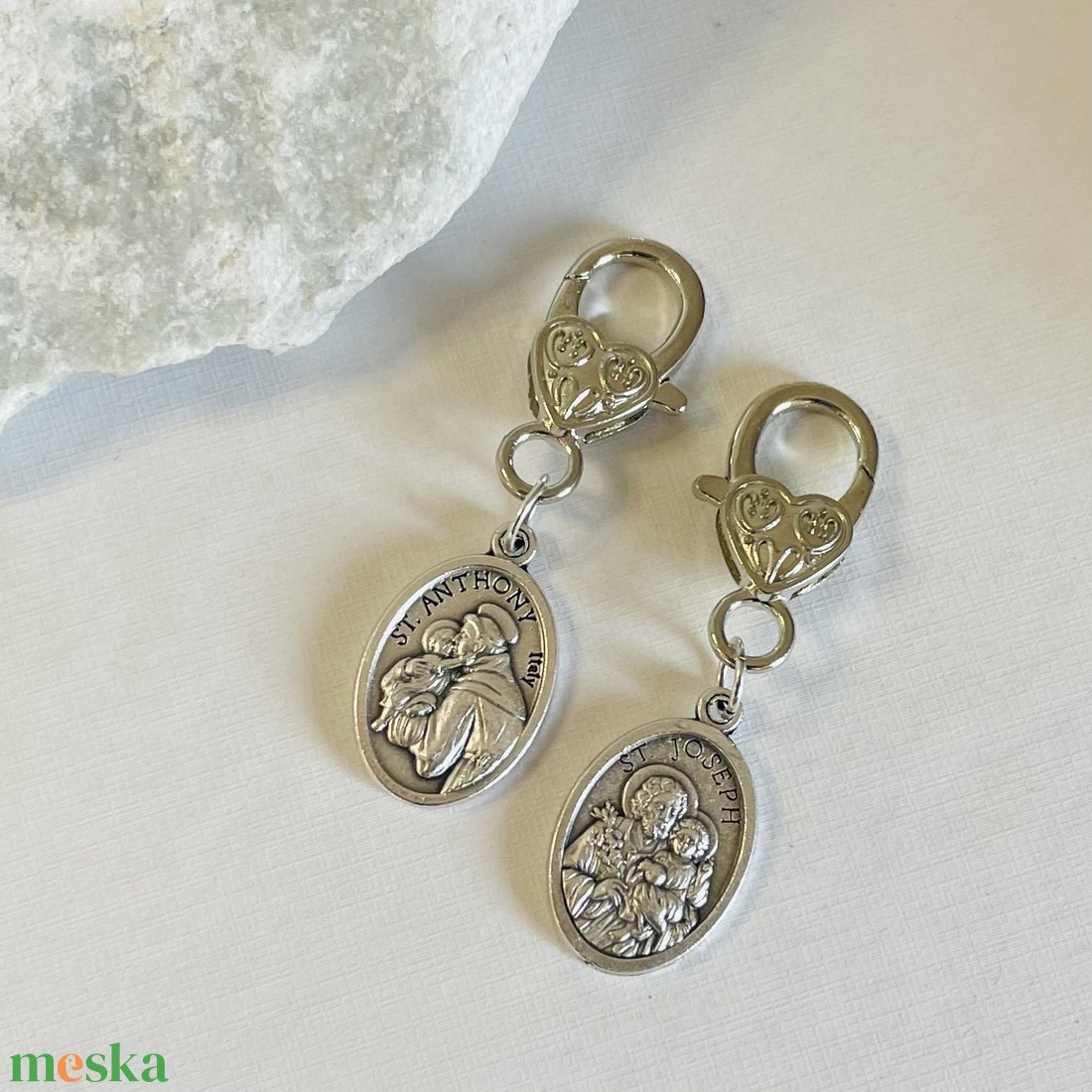 Szent Antal + Szent József amulett kulcstartó táskadísz - táska & tok - kulcstartó & táskadísz - kulcstartó - Meska.hu Szent Antal + Szent József amulett kulcstartó táskadísz - táska & tok - kulcstartó & táskadísz - kulcstartó - Meska.hu