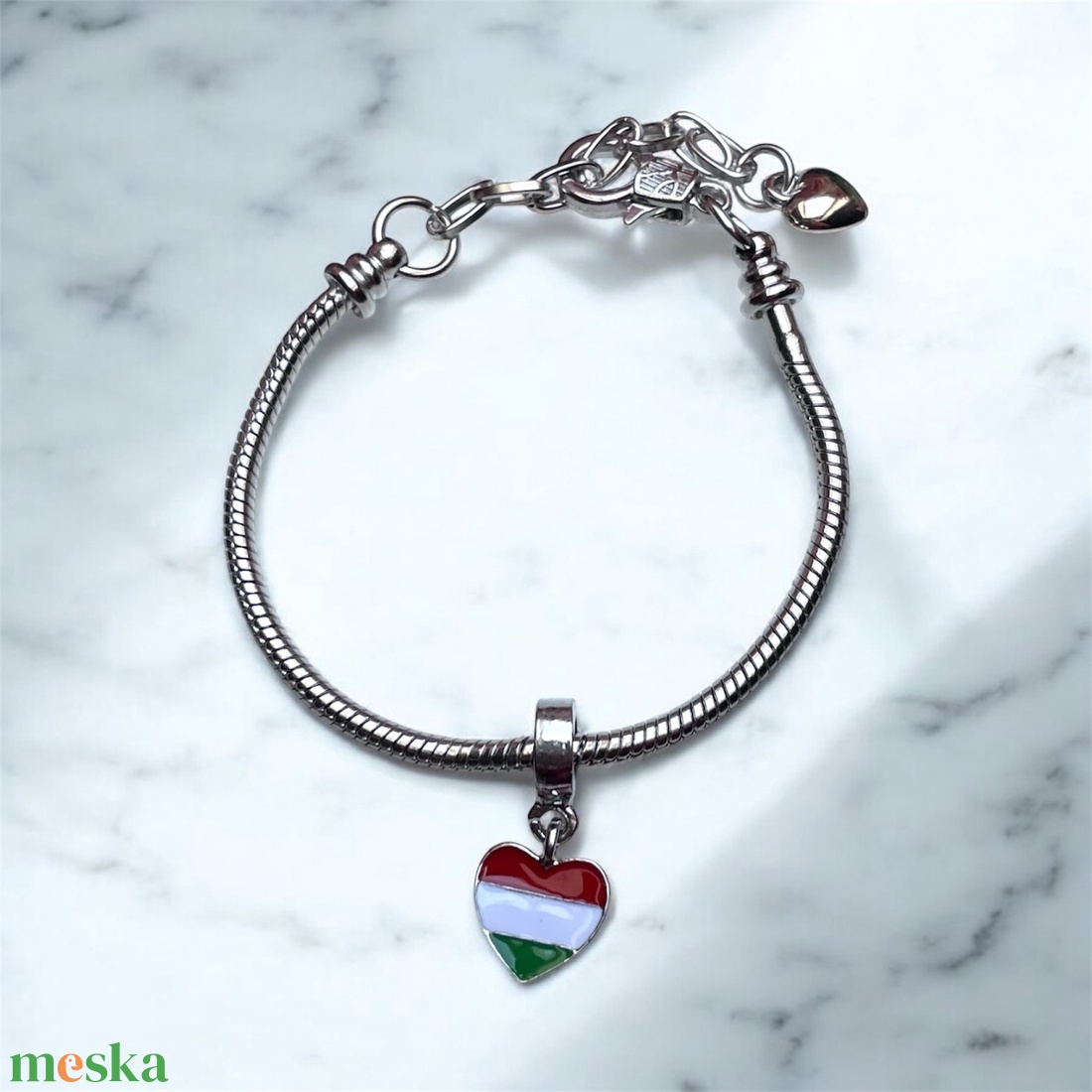 Magyar nemzeti színű szív charm medál - ékszer - karkötő - charm karkötő - Meska.hu Magyar nemzeti színű szív charm medál - ékszer - karkötő - charm karkötő - Meska.hu