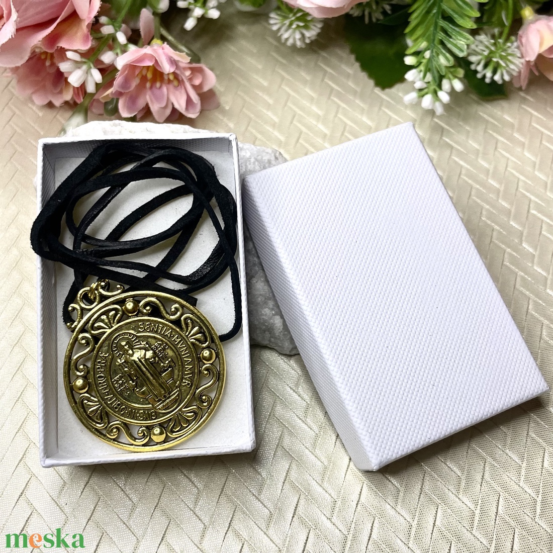 Szent Benedek védelmező amulett talizmán bőrszálon - ékszer - nyaklánc - medálos nyaklánc - Meska.hu Szent Benedek védelmező amulett talizmán bőrszálon - ékszer - nyaklánc - medálos nyaklánc - Meska.hu