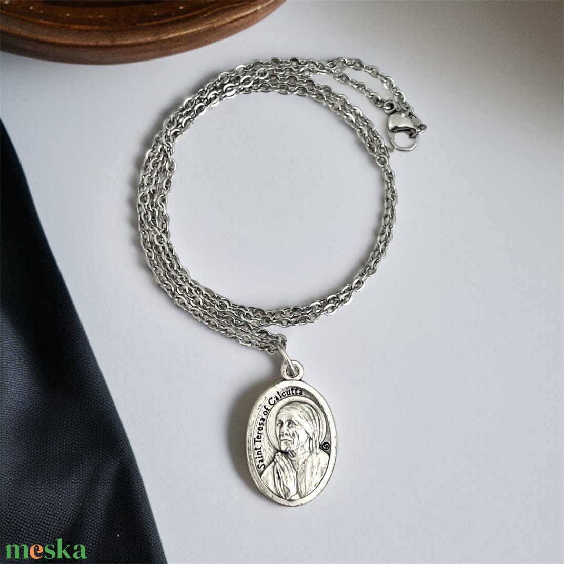 Teréz Anya amulett medál talizmán nemesacél kapcsos láncon - ékszer - nyaklánc - medálos nyaklánc - Meska.hu Teréz Anya amulett medál talizmán nemesacél kapcsos láncon - ékszer - nyaklánc - medálos nyaklánc - Meska.hu