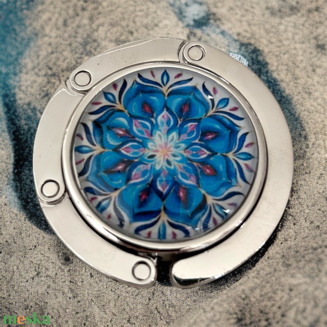 Mandala csempe virág mintázatú Üveglencsés Táska Akasztó Táskaakasztó - táska & tok - kulcstartó & táskadísz - táskaakasztó - Meska.hu Mandala csempe virág mintázatú Üveglencsés Táska Akasztó Táskaakasztó - táska & tok - kulcstartó & táskadísz - táskaakasztó - Meska.hu