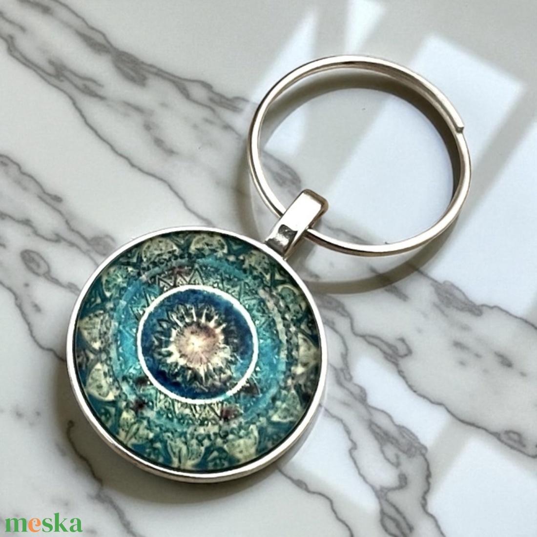 Üveglencsés fém kulcstartó - Mandala - táska & tok - kulcstartó & táskadísz - kulcstartó - Meska.hu Üveglencsés fém kulcstartó - Mandala - táska & tok - kulcstartó & táskadísz - kulcstartó - Meska.hu