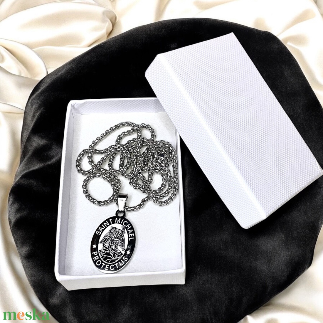 Ezüst színű Mihály arkangyal nemesacél medál védelmező amulett talizmán ezüst színű nemesacél láncon - ékszer - nyaklánc - medálos nyaklánc - Meska.hu Ezüst színű Mihály arkangyal nemesacél medál védelmező amulett talizmán ezüst színű nemesacél láncon - ékszer - nyaklánc - medálos nyaklánc - Meska.hu
