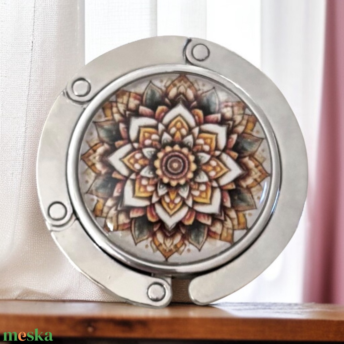 Mandala Virág mintázatú Üveglencsés Táska Akasztó Táskaakasztó 5603836 - táska & tok - kulcstartó & táskadísz - táskaakasztó - Meska.hu Mandala Virág mintázatú Üveglencsés Táska Akasztó Táskaakasztó 5603836 - táska & tok - kulcstartó & táskadísz - táskaakasztó - Meska.hu