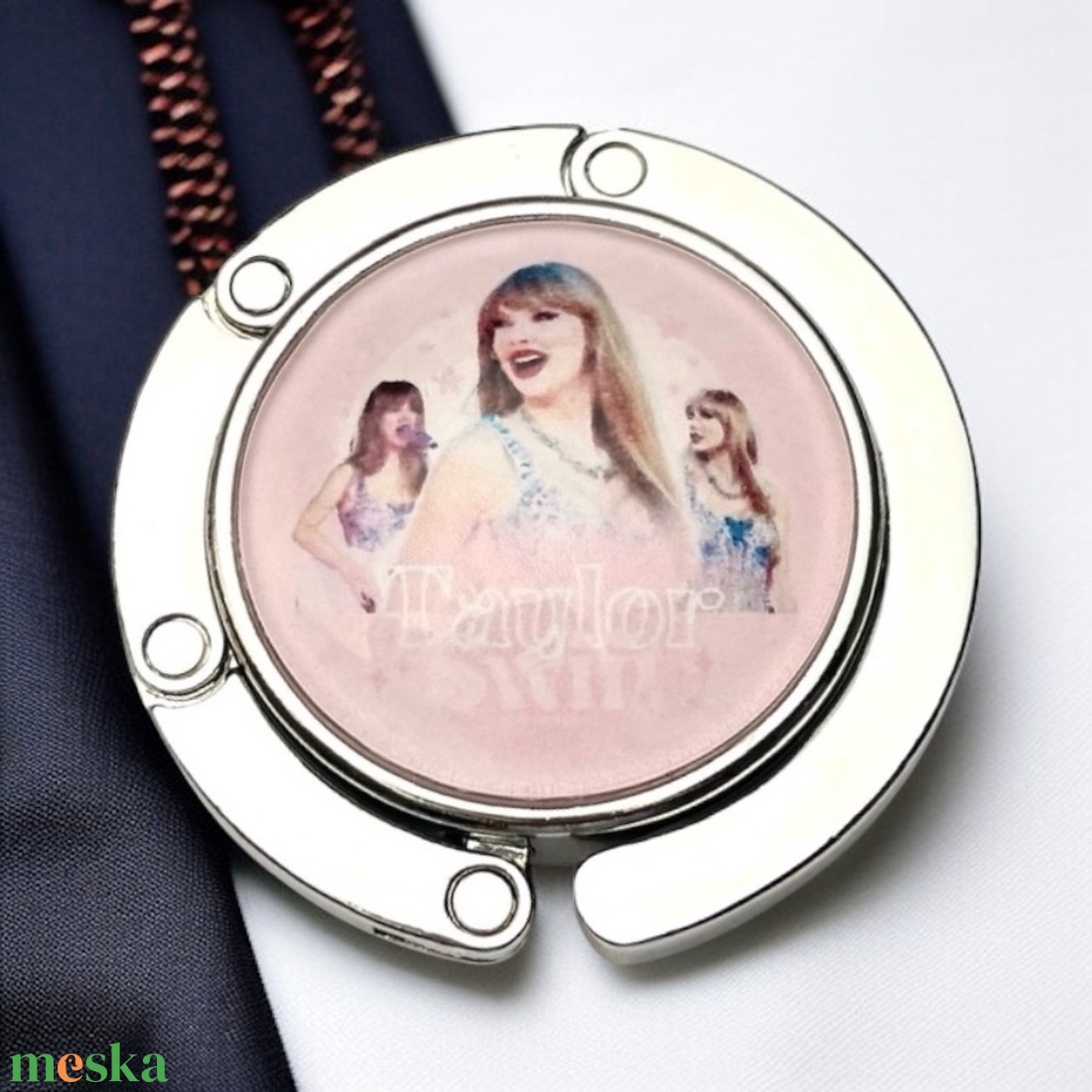 Taylor Swift képes mintás Táska Akasztó Táskaakasztó - táska & tok - kulcstartó & táskadísz - táskaakasztó - Meska.hu Taylor Swift képes mintás Táska Akasztó Táskaakasztó - táska & tok - kulcstartó & táskadísz - táskaakasztó - Meska.hu