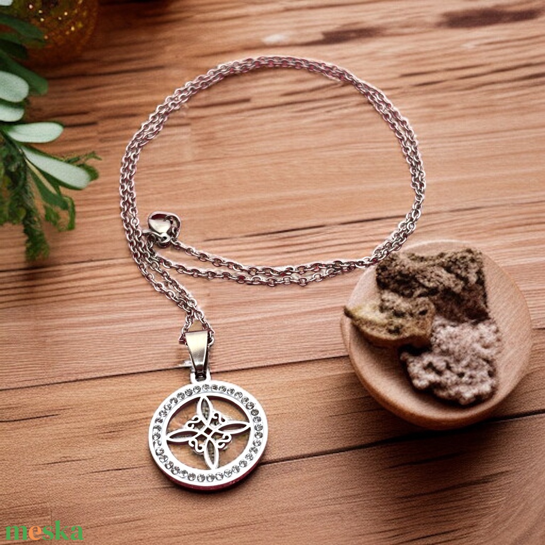 Nemesacél strasszköves kelta csomó szimbólum medálos nyaklánc 5515329 - ékszer - nyaklánc - medálos nyaklánc - Meska.hu