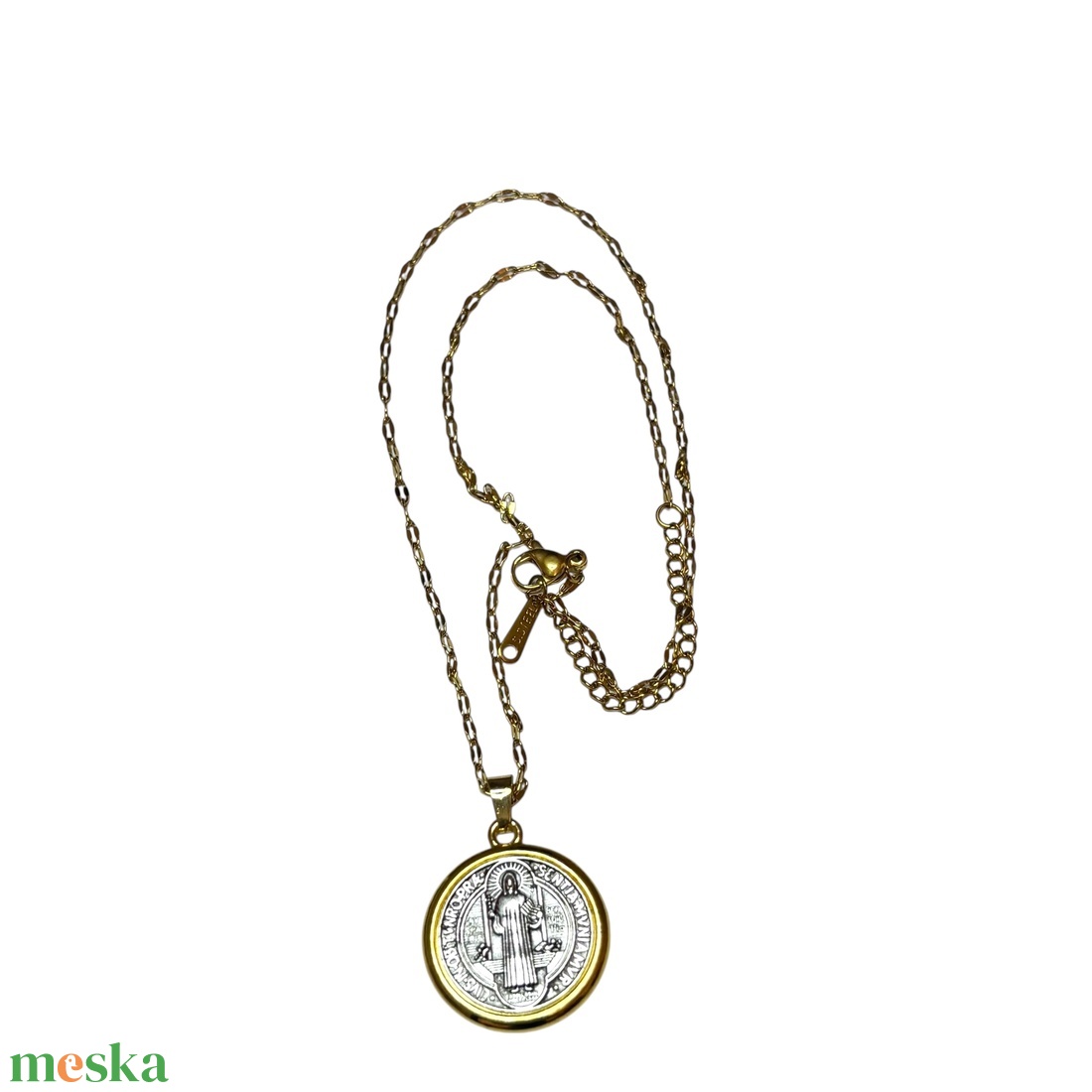 Arany színű Szent Benedek amulett medál talizmán arany színű nemesacél kapcsos láncon 5632534 - ékszer - nyaklánc - medálos nyaklánc - Meska.hu Arany színű Szent Benedek amulett medál talizmán arany színű nemesacél kapcsos láncon 5632534 - ékszer - nyaklánc - medálos nyaklánc - Meska.hu