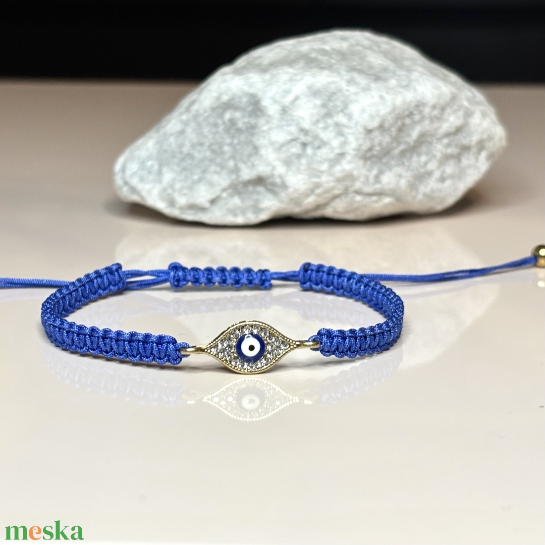 Védelmező csomózott makramé karkötő strasszköves nazar medállal  - ékszer - karkötő - fonott karkötő - Meska.hu