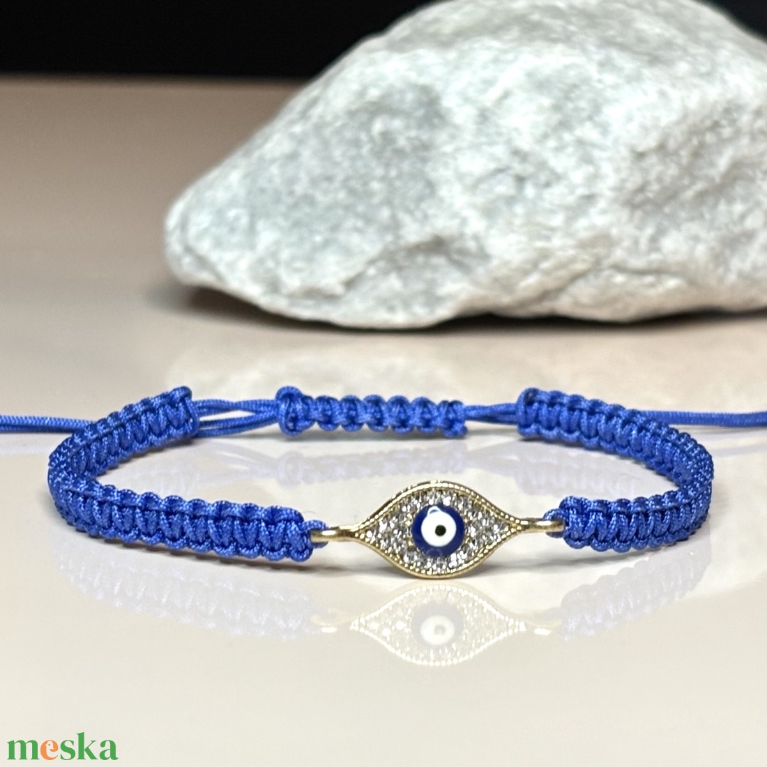 Védelmező csomózott makramé karkötő strasszköves nazar medállal  - ékszer - karkötő - fonott karkötő - Meska.hu