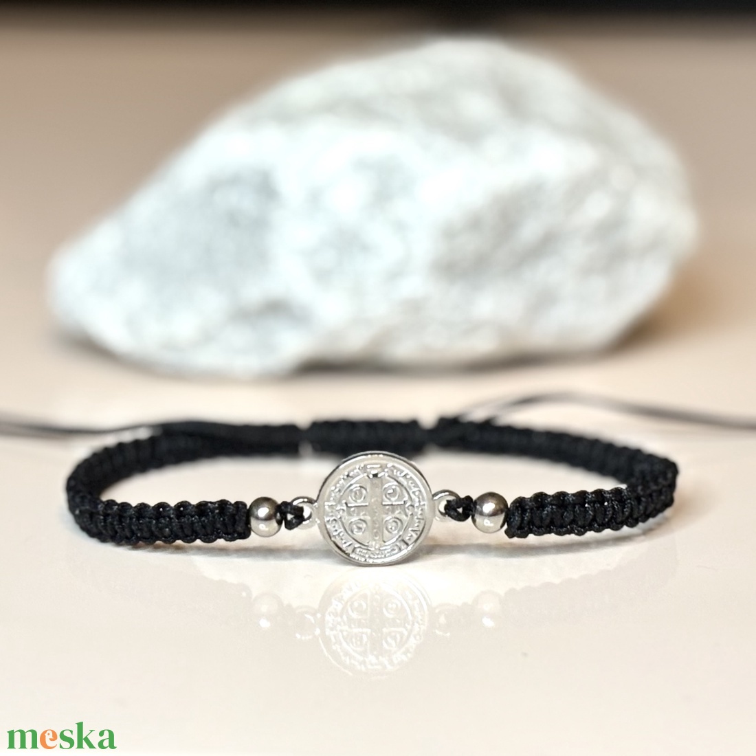Szent Benedek nemesacél medálos állítható makramé karkötő - ékszer - karkötő - fonott karkötő - Meska.hu