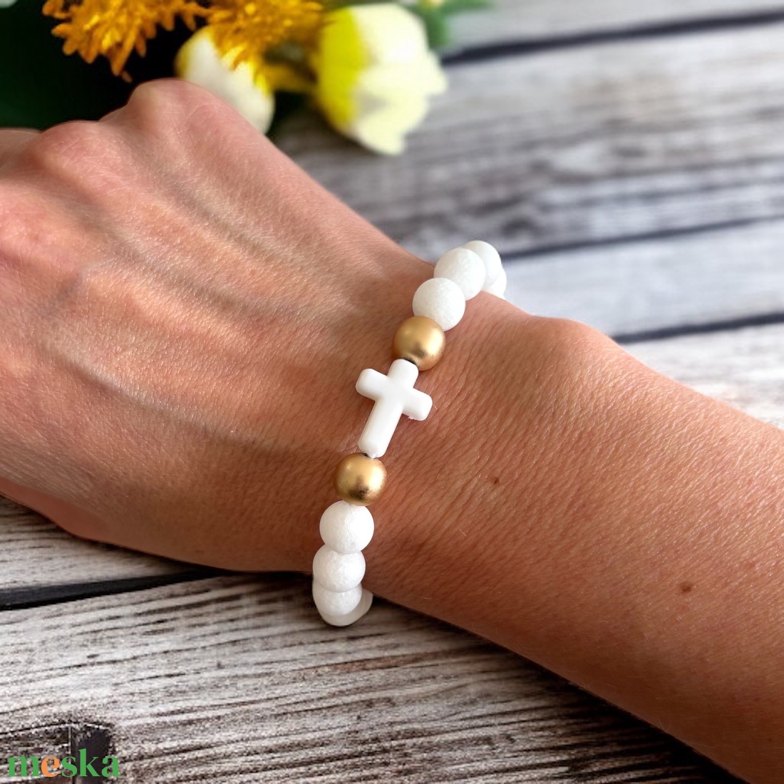 Kereszt medálos ásványkarkötő tejkvarc hematit 5640018 - ékszer - karkötő - ásványkarkötő - Meska.hu