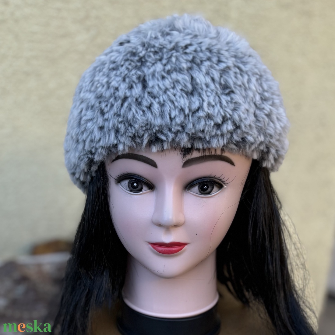 Szőrme hatású meleg kötött női sapka tini méret szürkés  színekben 5637543 - ruha & divat - sál, sapka, kendő - sapka - Meska.hu