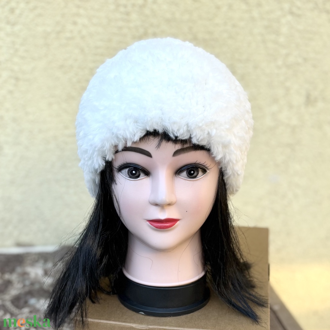 Szőrme hatású meleg kötött női sapka gyerek tini méret fehér 5637558 - ruha & divat - sál, sapka, kendő - sapka - Meska.hu