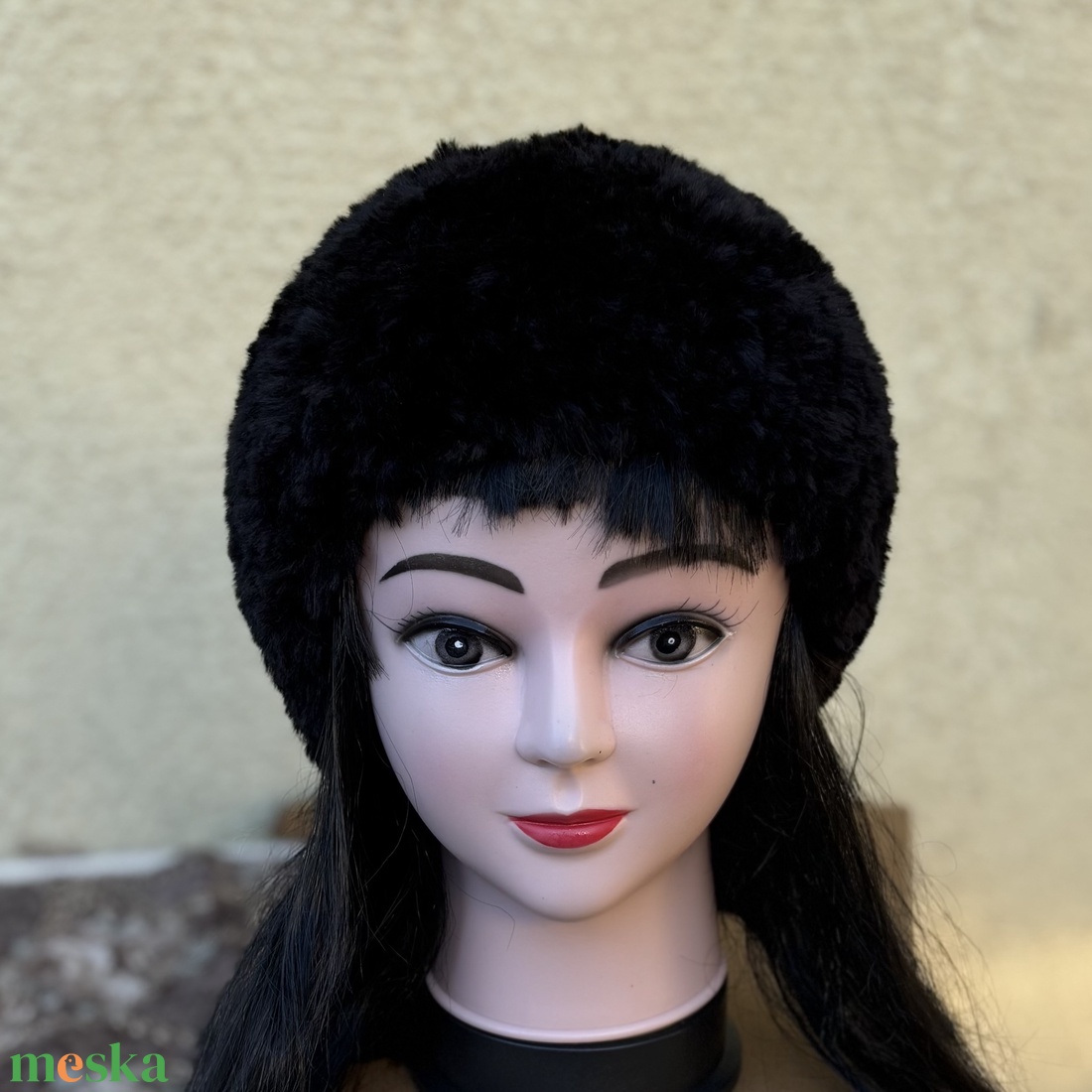 Szőrme hatású meleg kötött női sapka fekete 5637575 - ruha & divat - sál, sapka, kendő - sapka - Meska.hu