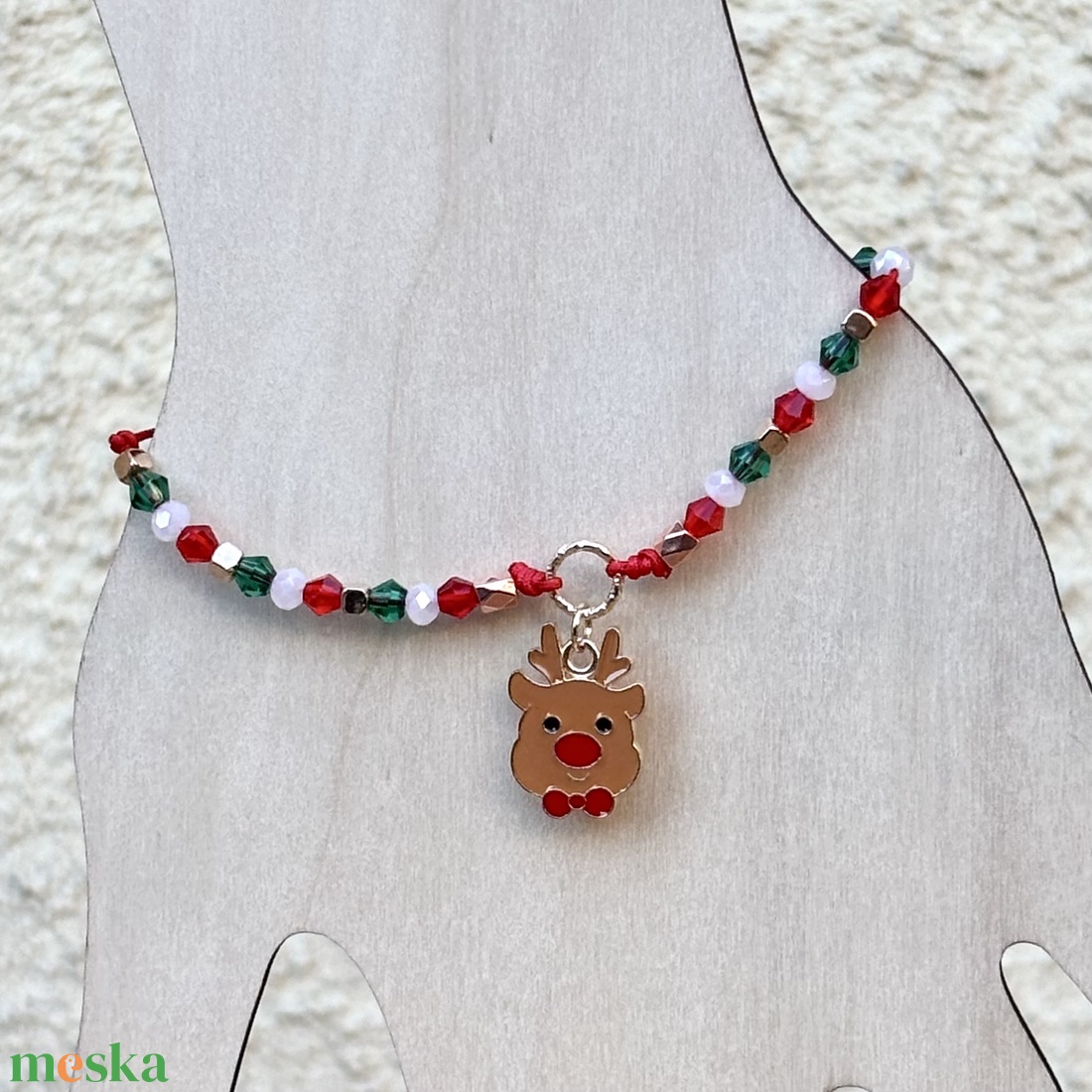 Karácsonyi rénszarvas csomózott makramé charm karkötő 5666520 - ékszer - karkötő - fonott karkötő - Meska.hu