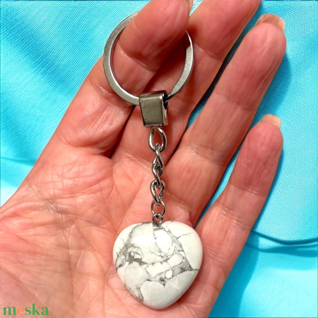 Stresszoldó, nyugtató, belső béke Howlit ásvány szív kulcstartó 5667670 - táska & tok - kulcstartó & táskadísz - kulcstartó - Meska.hu