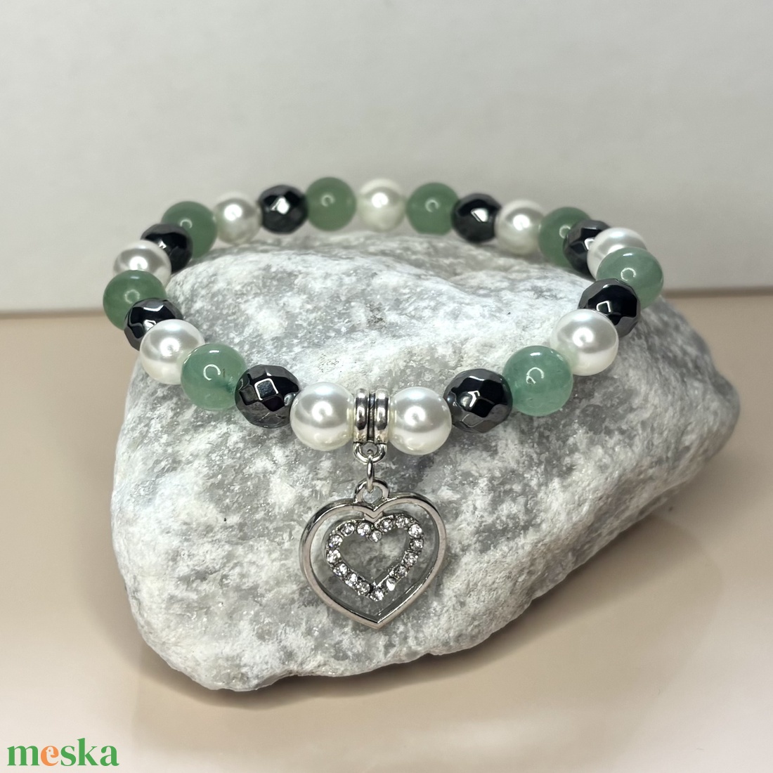 Ásványkarkötő charmmal 17,5-18 cm 5673948 - ékszer - karkötő - ásványkarkötő - Meska.hu