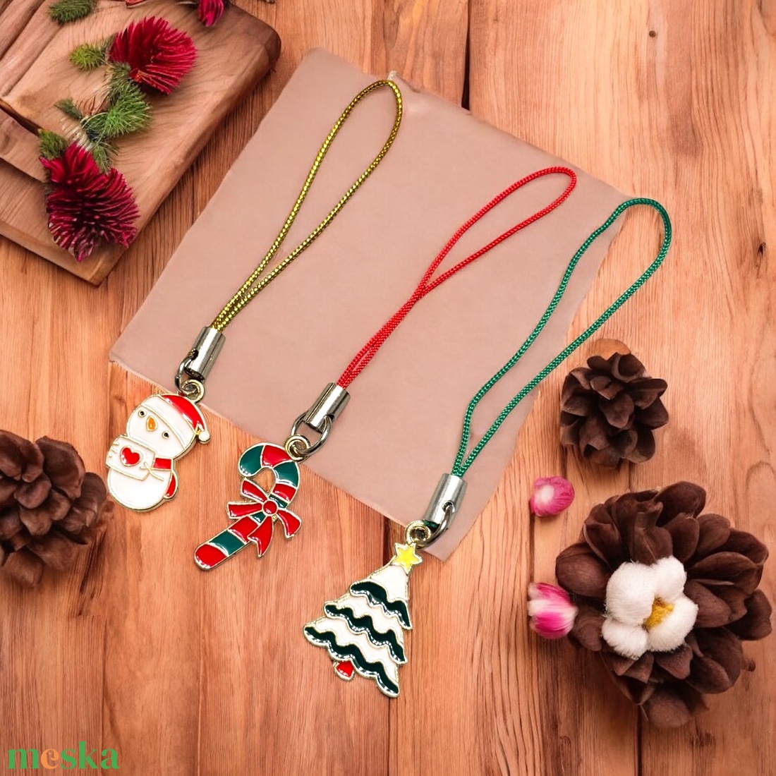 3 db Mobiltelefon dísz mobil charm ajándékkísérő karácsony mikulás télapó témában 006 - karácsony - karácsonyi ajándékozás - karácsonyi képeslap, üdvözlőlap, ajándékkísérő - Meska.hu