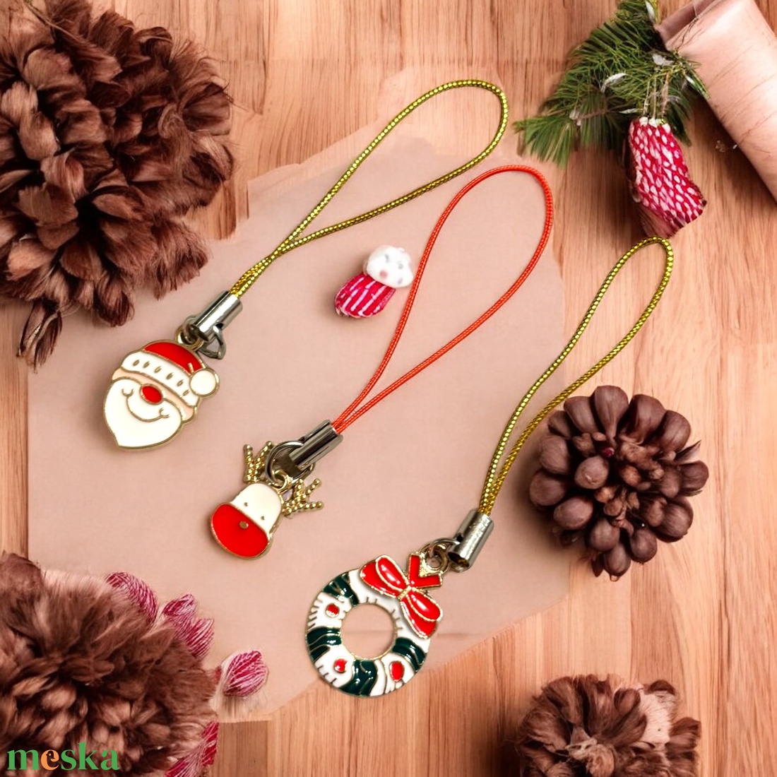 3 db Mobiltelefon dísz mobil charm ajándékkísérő karácsony mikulás télapó témában 007 - karácsony - karácsonyi ajándékozás - karácsonyi képeslap, üdvözlőlap, ajándékkísérő - Meska.hu