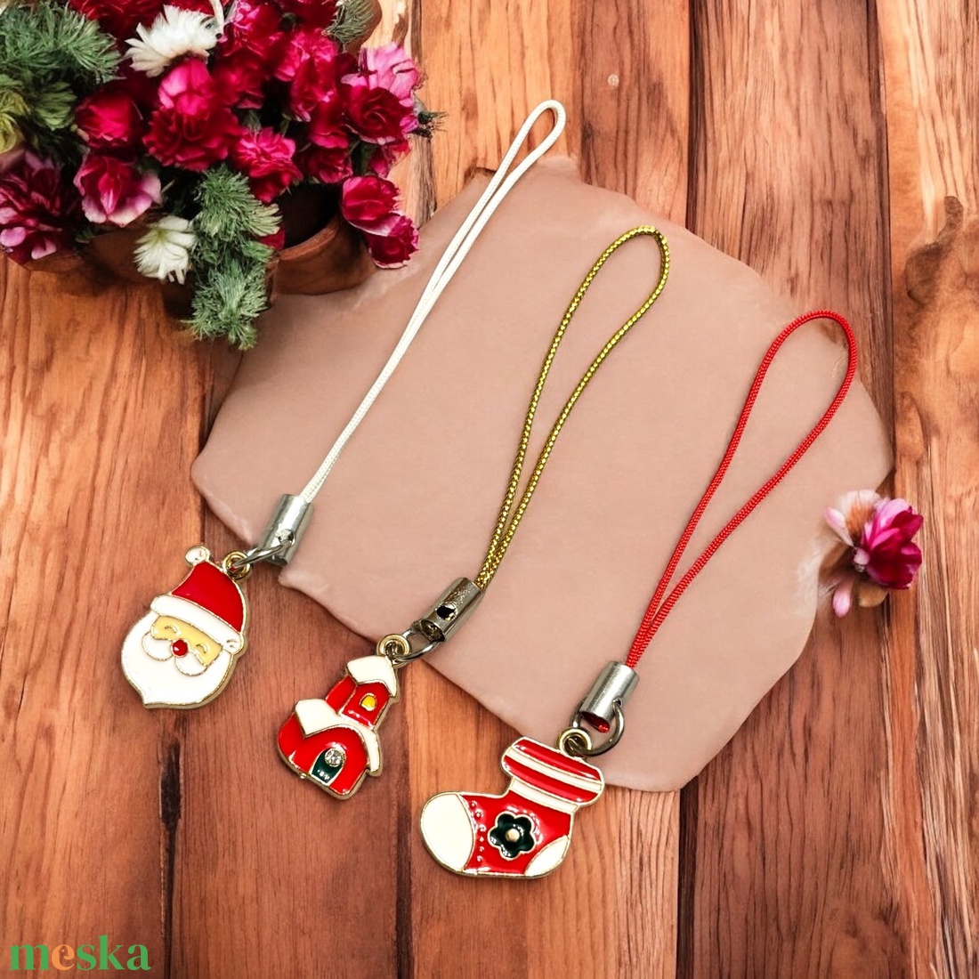 3 db Mobiltelefon dísz mobil charm ajándékkísérő karácsony mikulás télapó témában 010 - karácsony - karácsonyi ajándékozás - karácsonyi képeslap, üdvözlőlap, ajándékkísérő - Meska.hu
