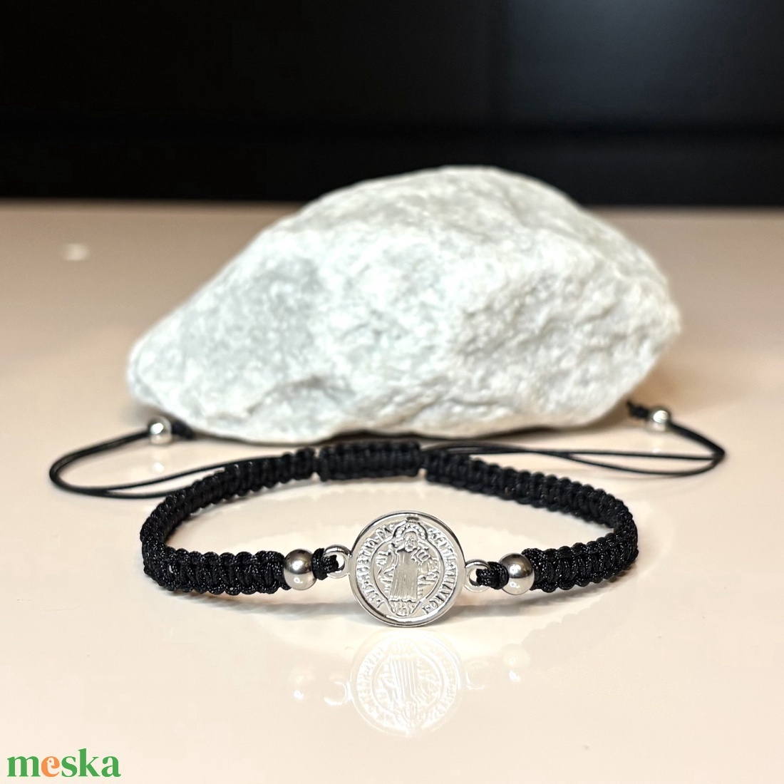 Szent Benedek nemesacél medálos állítható makramé karkötő 5674003 - ékszer - karkötő - fonott karkötő - Meska.hu