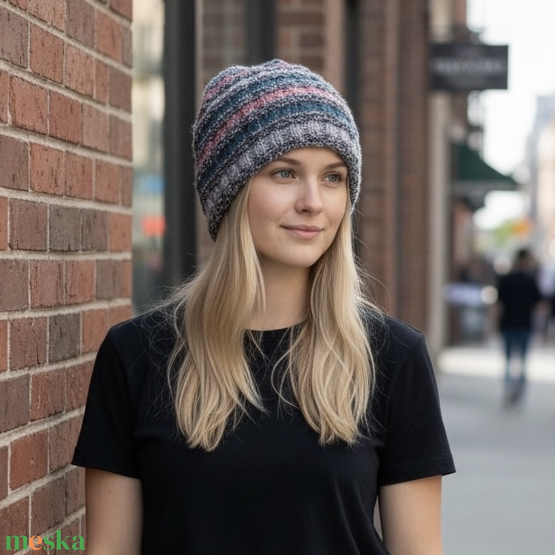 Kézzel kötött csíkos mintás női sapka 5673042 - ruha & divat - sál, sapka, kendő - sapka - Meska.hu