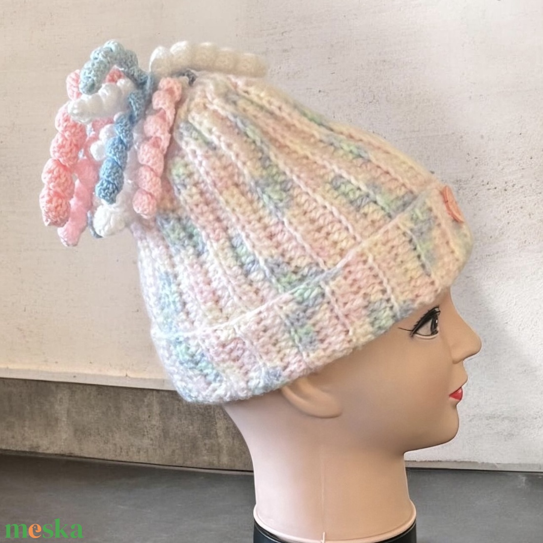 Horgolt Macaron színű spirál pom pom kislány sapka 5726851 - ruha & divat - sál, sapka, kendő - sapka - Meska.hu
