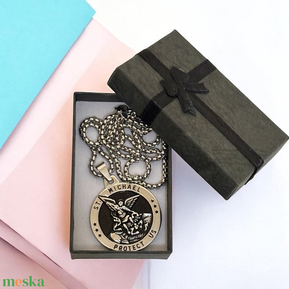 Szent Mihály arkangyal nemesacél medálos nyaklánc amulett talizmán ajándékdobozzal 5726959 - ékszer - nyaklánc - medálos nyaklánc - Meska.hu