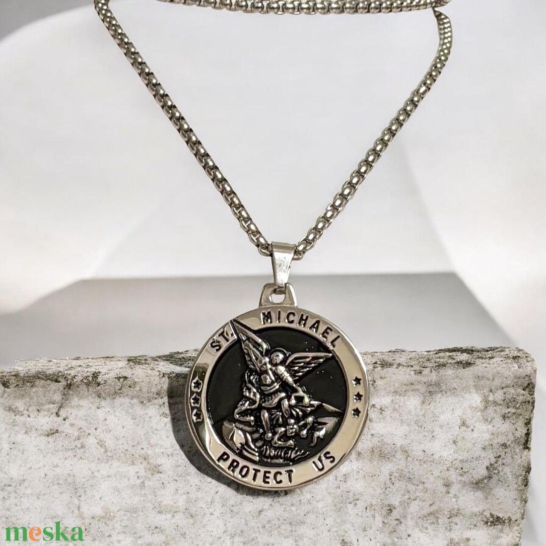 Szent Mihály arkangyal nemesacél medálos nyaklánc amulett talizmán ajándékdobozzal 5726959 - ékszer - nyaklánc - medálos nyaklánc - Meska.hu