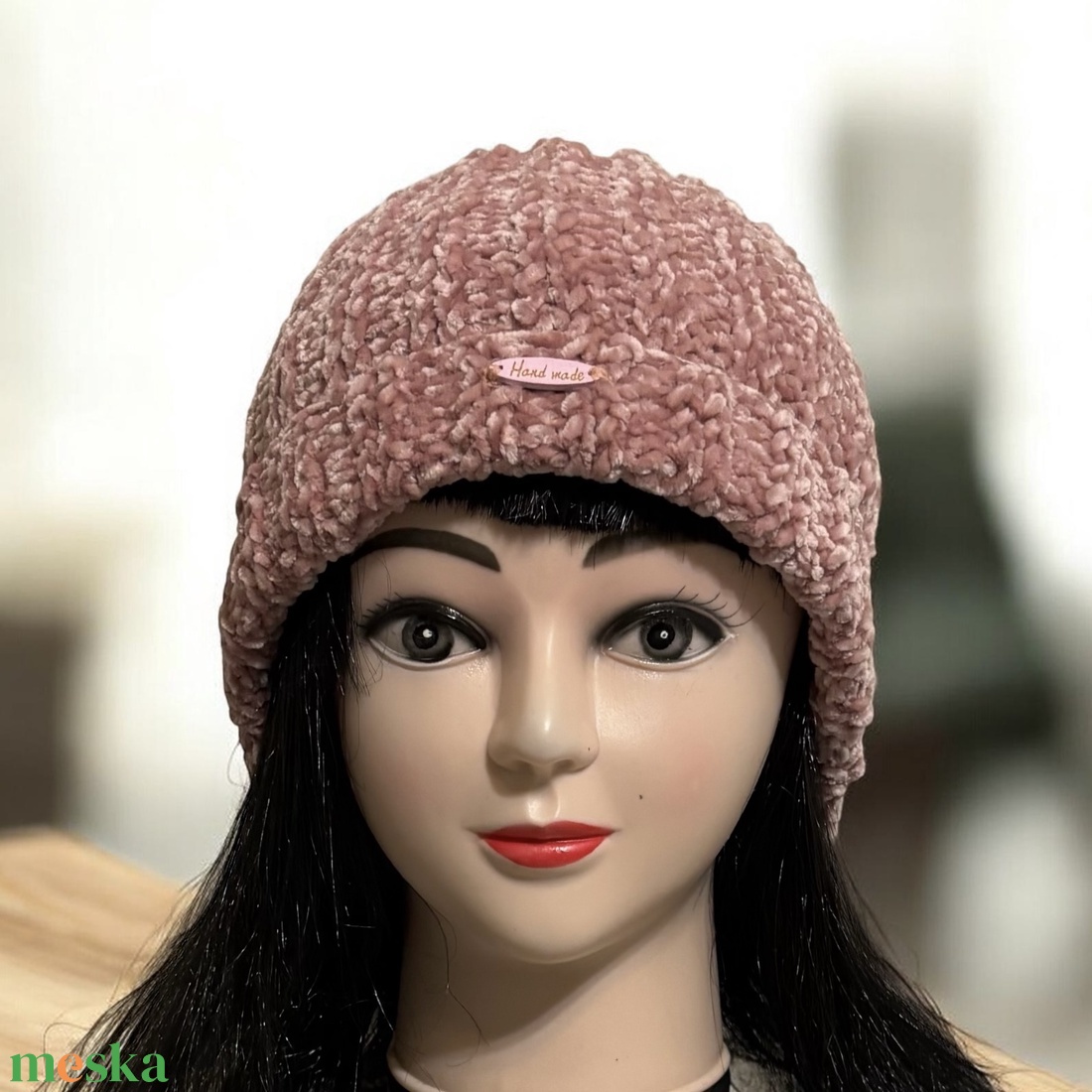 Kézzel kötött finom zsenília fonalból készült női sapka 5714628 - ruha & divat - sál, sapka, kendő - sapka - Meska.hu