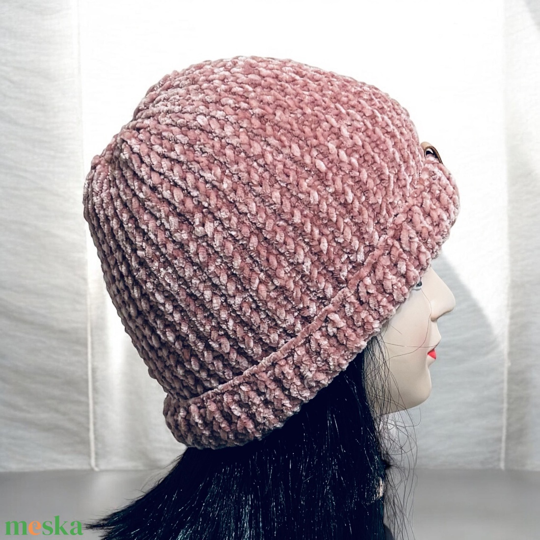 Kézzel kötött finom zsenília fonalból készült lányka tini női sapka 5728015 - ruha & divat - sál, sapka, kendő - sapka - Meska.hu