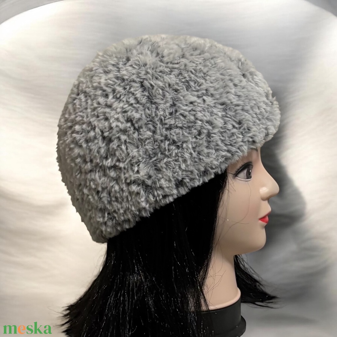 Szőrme hatású meleg kötött női sapka szürkés színekben 5728026 - ruha & divat - sál, sapka, kendő - sapka - Meska.hu