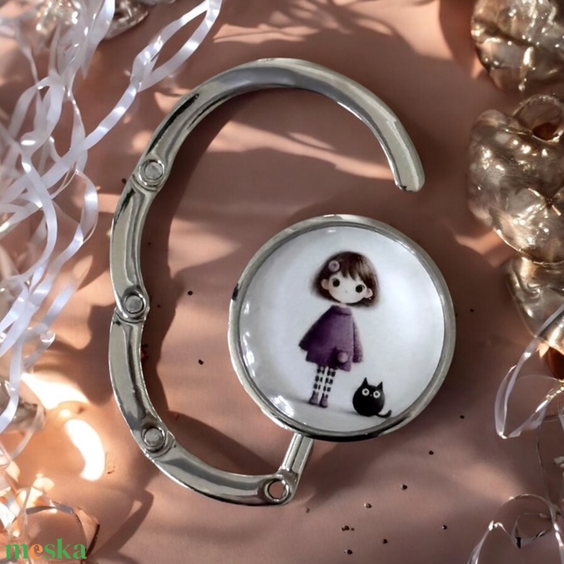 Kislányos cicás mintás Táska Akasztó Táskaakasztó táskatartó 1 db elérhető 5726730 - táska & tok - kulcstartó & táskadísz - táskaakasztó - Meska.hu