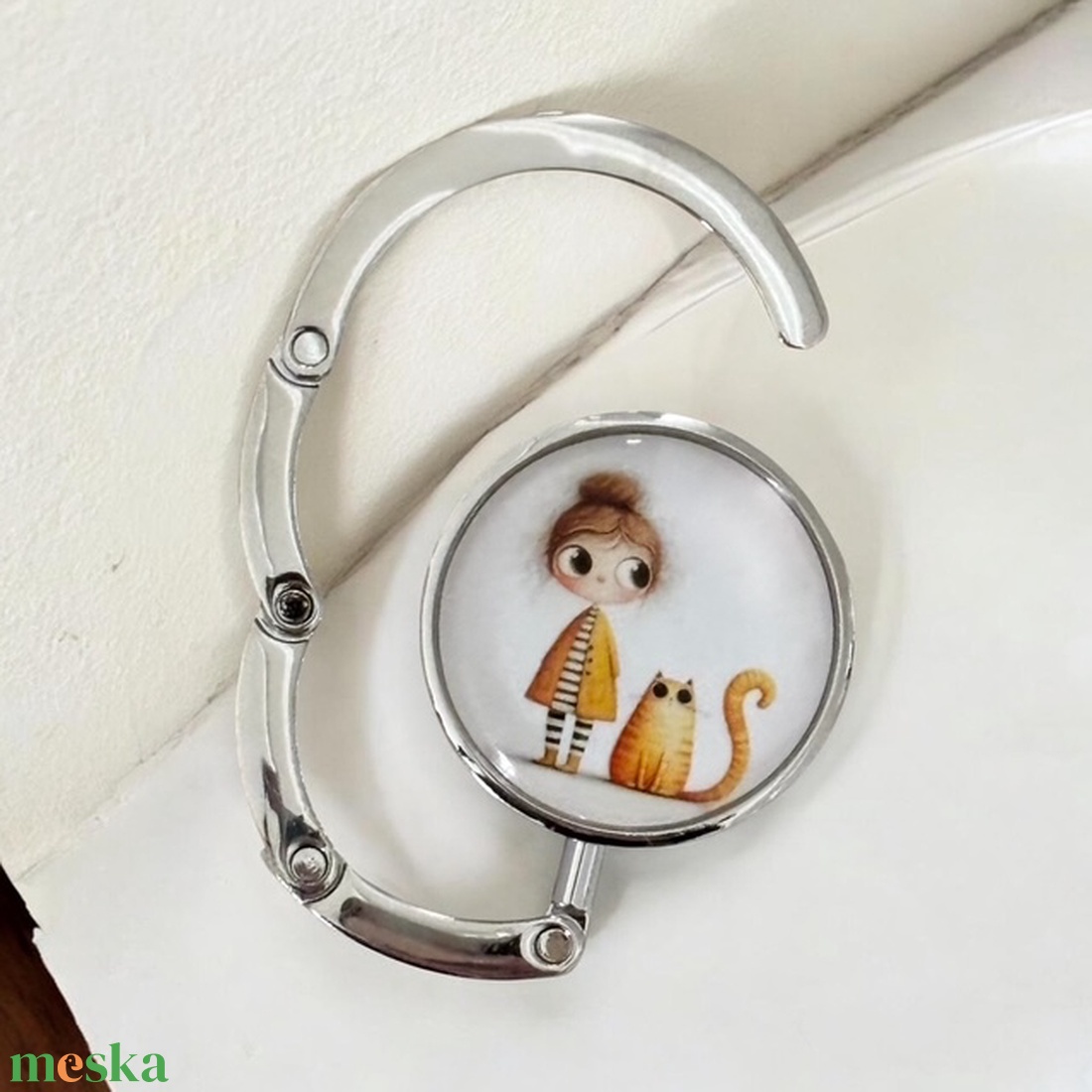 Kislányos cicás mintás Táska Akasztó Táskaakasztó táskatartó 1 db elérhető 5726756 - táska & tok - kulcstartó & táskadísz - táskaakasztó - Meska.hu