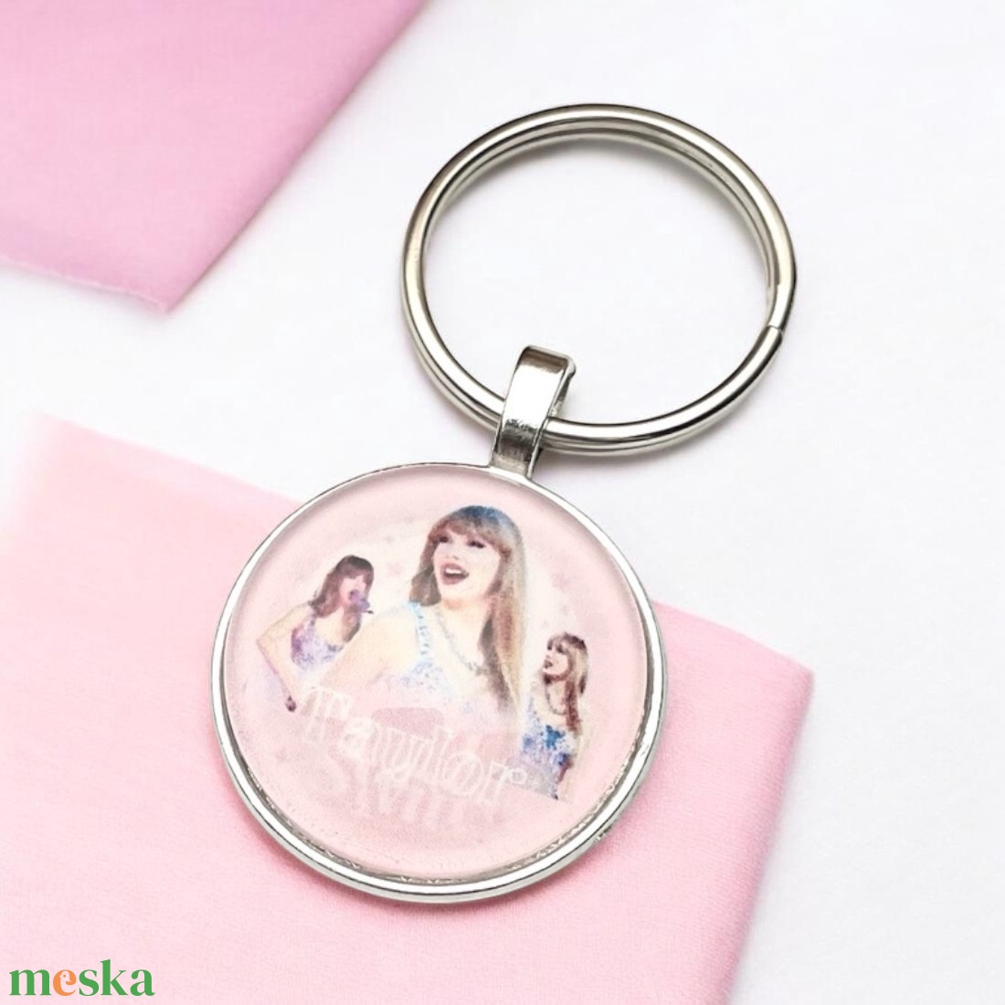 Taylor Swift Üveglencsés kulcstartó 5727022 - táska & tok - kulcstartó & táskadísz - kulcstartó - Meska.hu