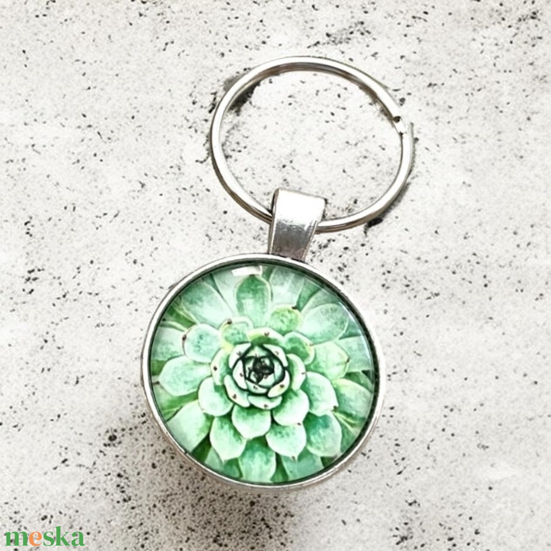 Üveglencsés fém kulcstartó - Virág zöld - táska & tok - kulcstartó & táskadísz - kulcstartó - Meska.hu