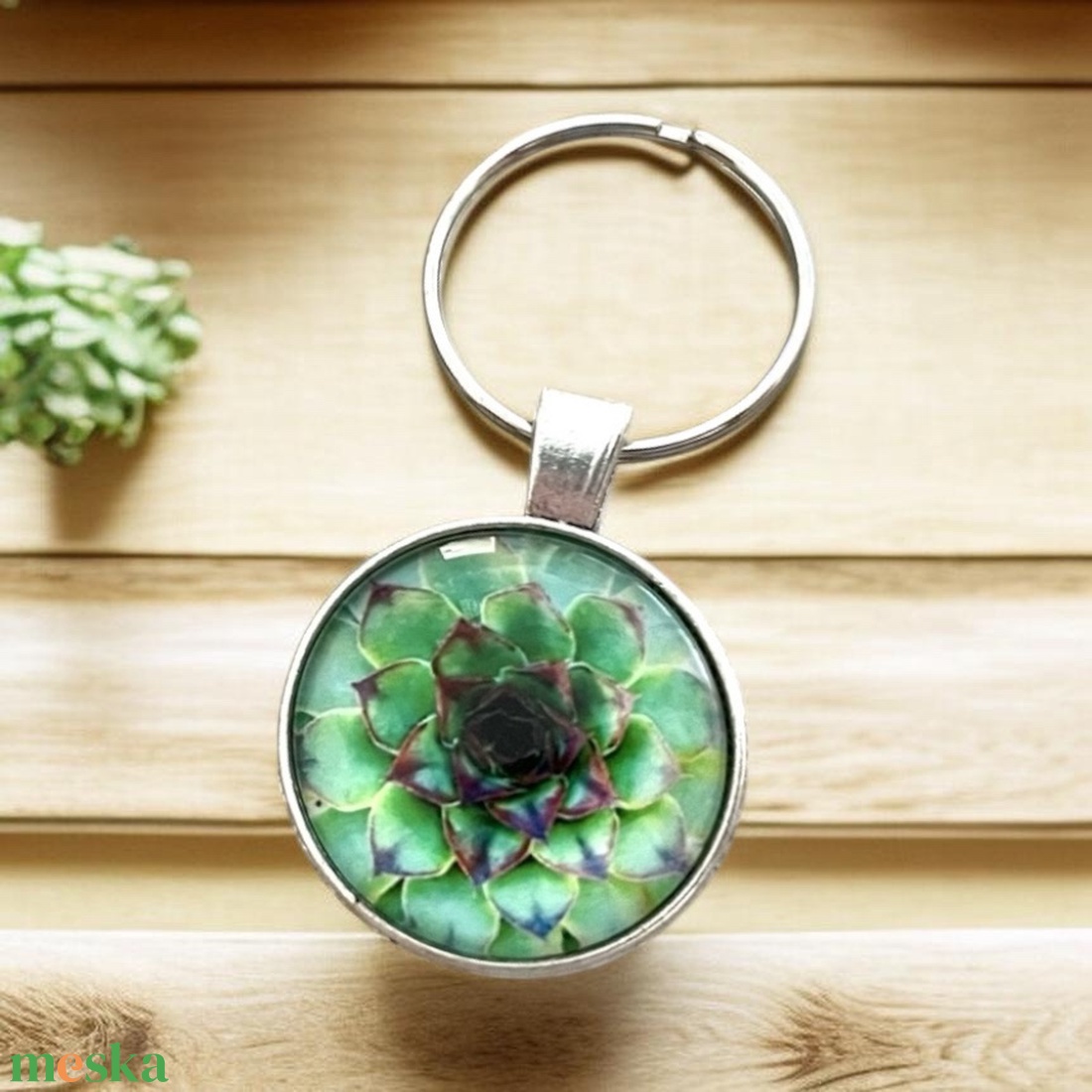 Üveglencsés fém kulcstartó - Virág kövirózsa - táska & tok - kulcstartó & táskadísz - kulcstartó - Meska.hu
