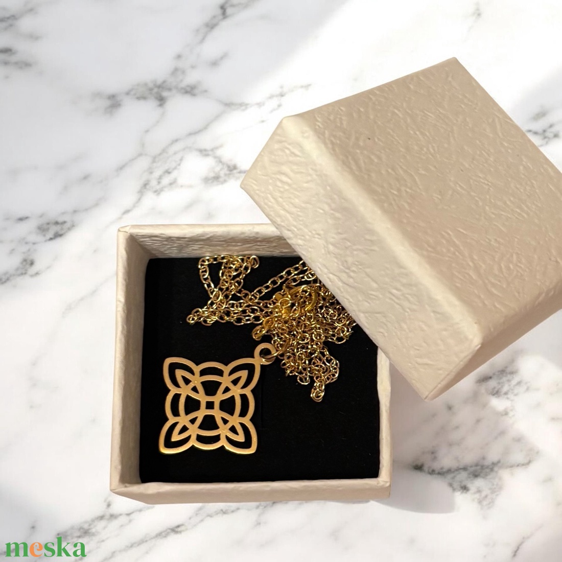 Nemesacél kelta csomó szimbólum medálos nyaklánc ajándékdobozzal  - ékszer - nyaklánc - medálos nyaklánc - Meska.hu