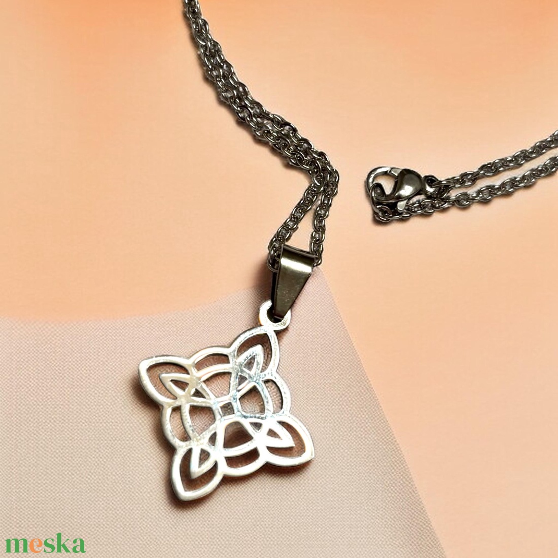 Nemesacél kelta csomó szimbólum medálos nyaklánc ajándékdobozzal ezüst - ékszer - nyaklánc - medálos nyaklánc - Meska.hu