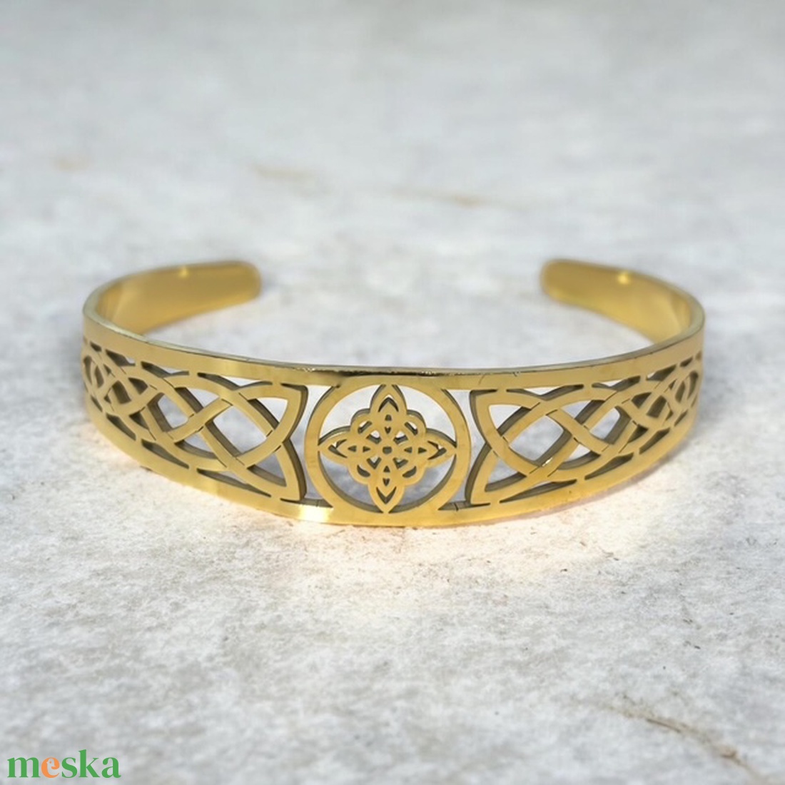 Kelta csomó mintás nemesacél karkötő karperec ajándékdobozzal (arannyal futtatott) 5731346 - ékszer - karkötő - karperec - Meska.hu