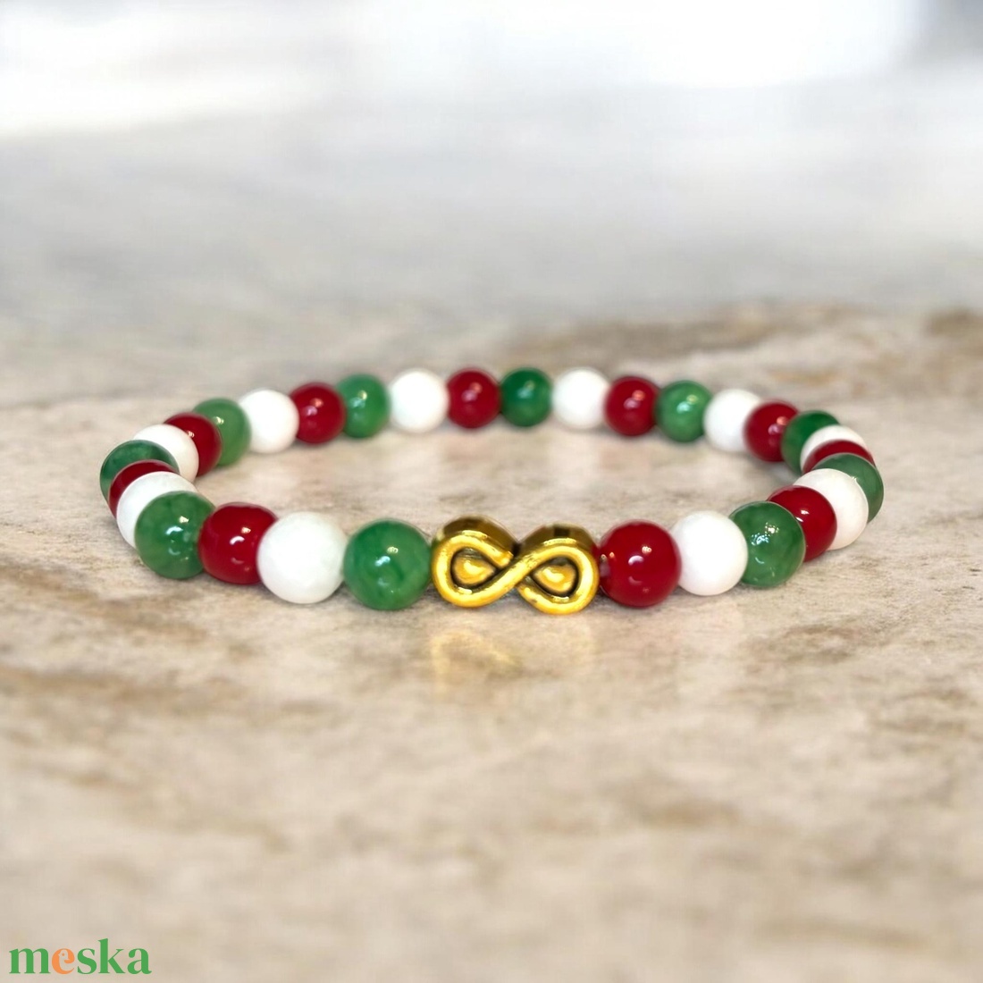 Magyar nemzeti színű ásvány karkötő antik arany színű végtelen jel medállal 17 - ékszer - karkötő - ásványkarkötő - Meska.hu