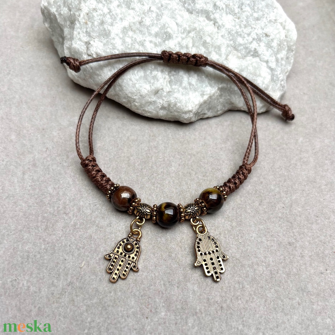 Csomózott makramé állítható méretű védelmező karkötő hamsa kéz charm - ékszer - karkötő - fonott karkötő - Meska.hu