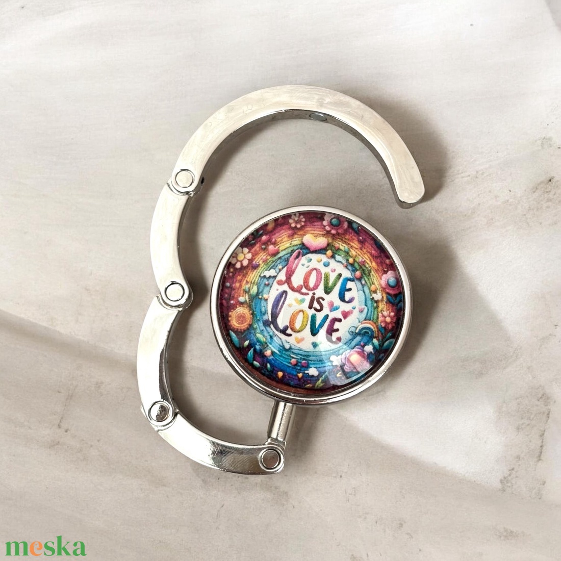 Love is love szivárvány mintázatú Üveglencsés Táska Akasztó Táskaakasztó 5667487 - táska & tok - kulcstartó & táskadísz - táskaakasztó - Meska.hu